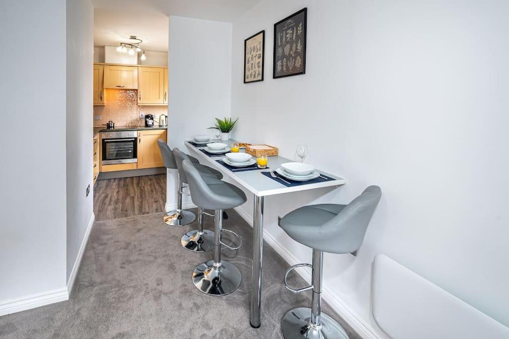 Reading 2-Bed Apartment & Parking Eksteriør bilde