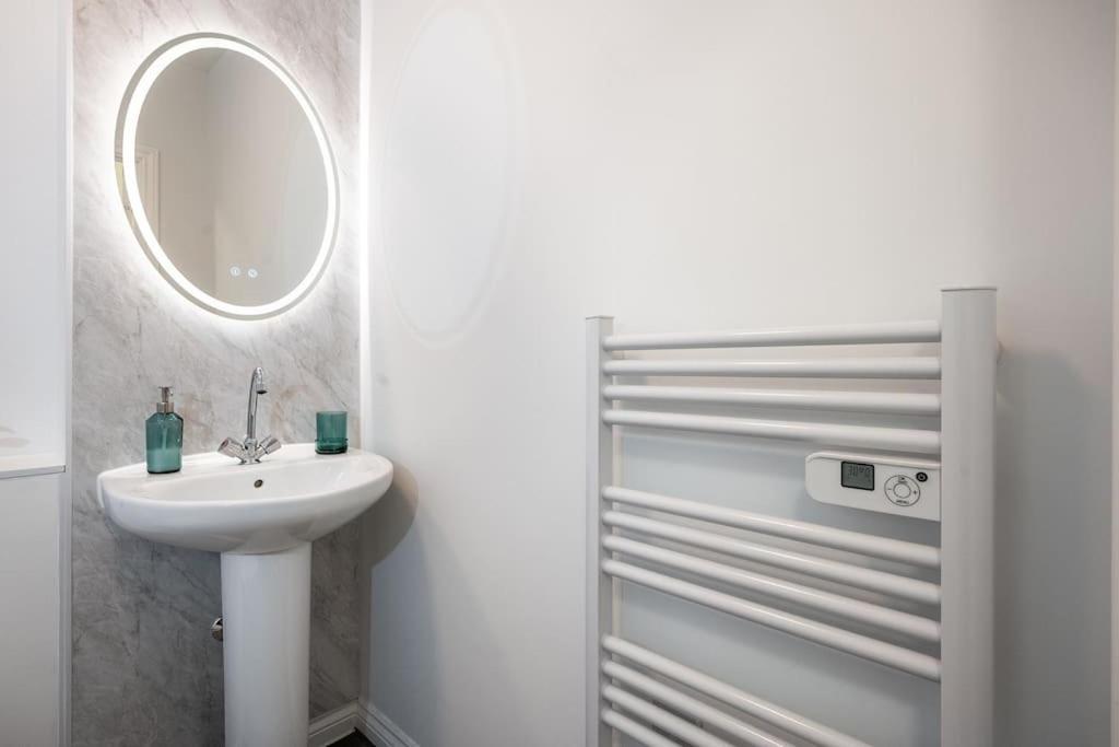 Reading 2-Bed Apartment & Parking Eksteriør bilde